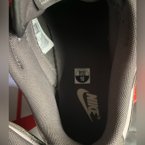 Nike Dunk Low SE Platinum Violet Cave Stone - Picture 6 of 9